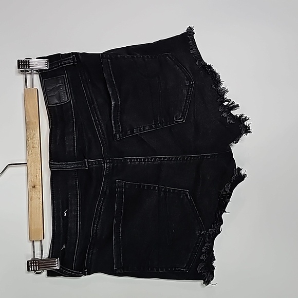 American Eagle next level stretch size 4 black high rise jean shorts - Picture 4 of 8